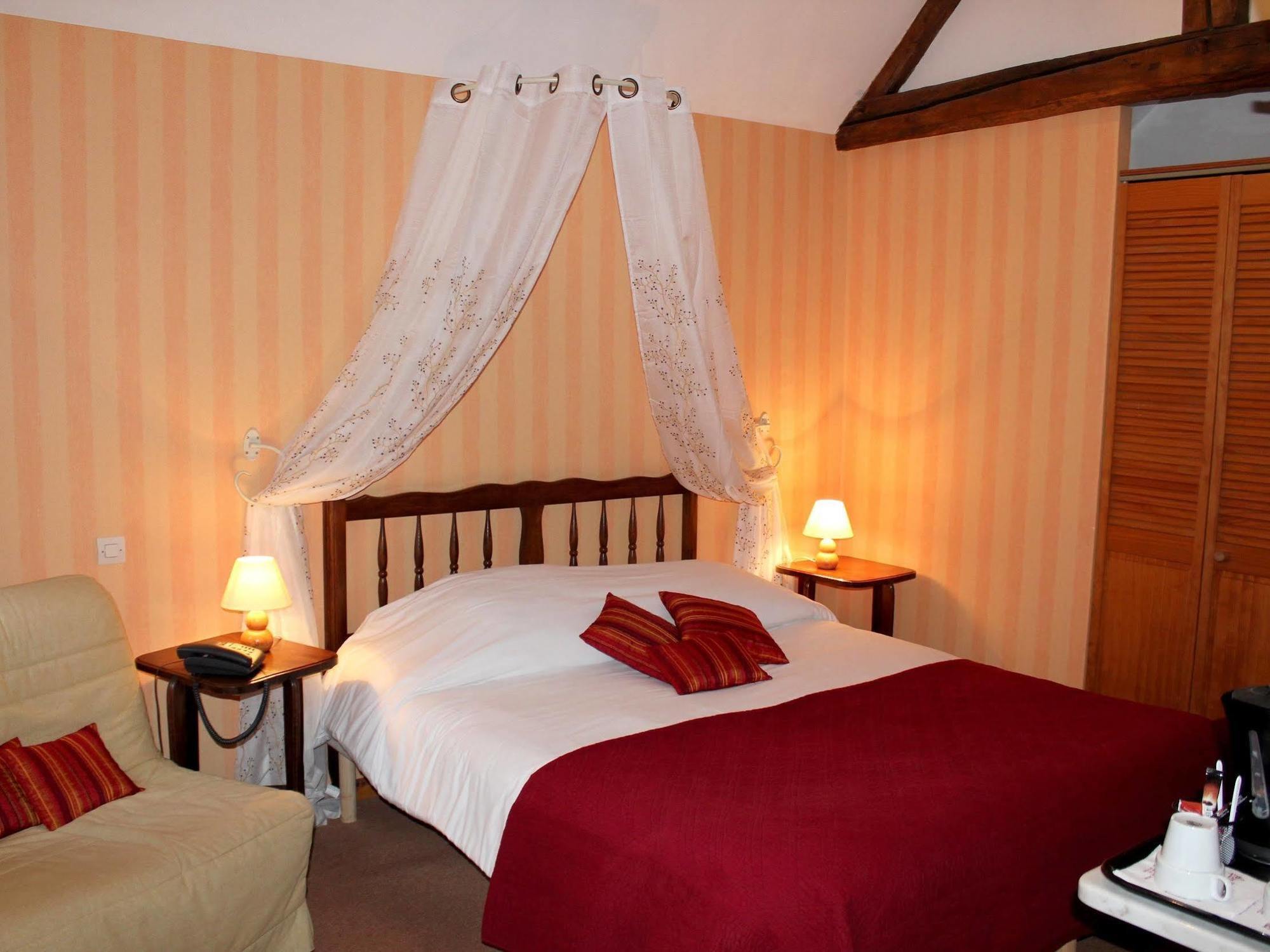 Logis Auberge Le Colombien - Hotel Et Restaurant Villandry Exterior foto