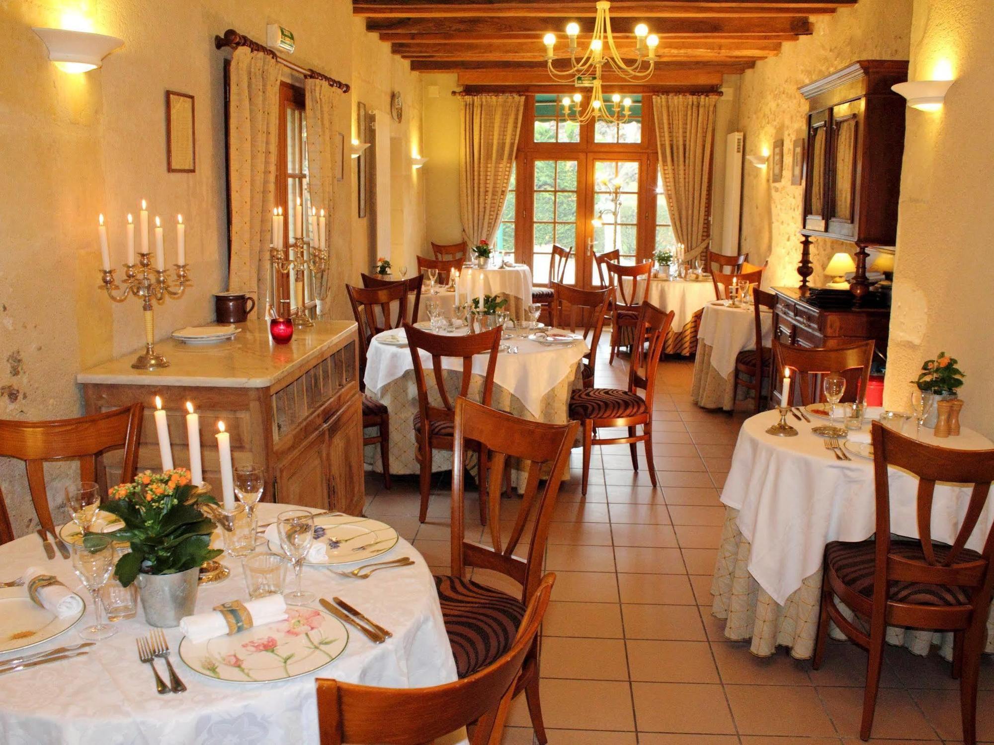 Logis Auberge Le Colombien - Hotel Et Restaurant Villandry Exterior foto
